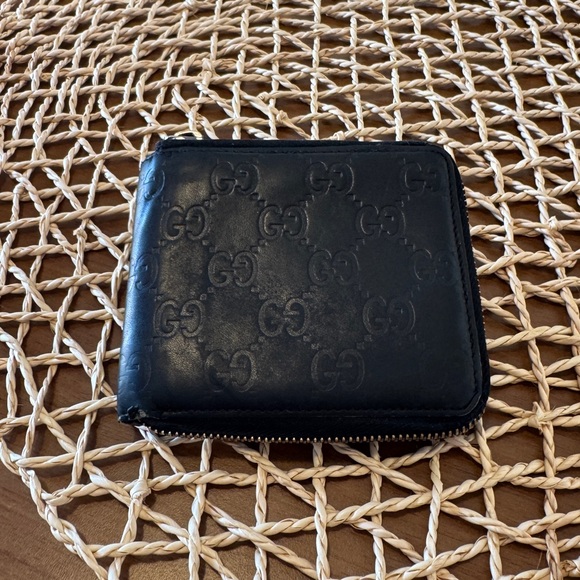 GUCCI Guccissima Black Embossed Leather Wallet Zip Around Card Slots & Bill - Picture 1 of 16